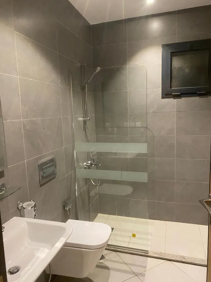 Modern & Cozy 2 Bedroom + Private Roof Джедда Апартаменты